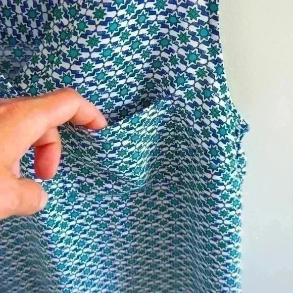 MAURICES  | Women's White/Turquoise/Blue Sleeveless V-Neck Blouse - Picture 3 of 5